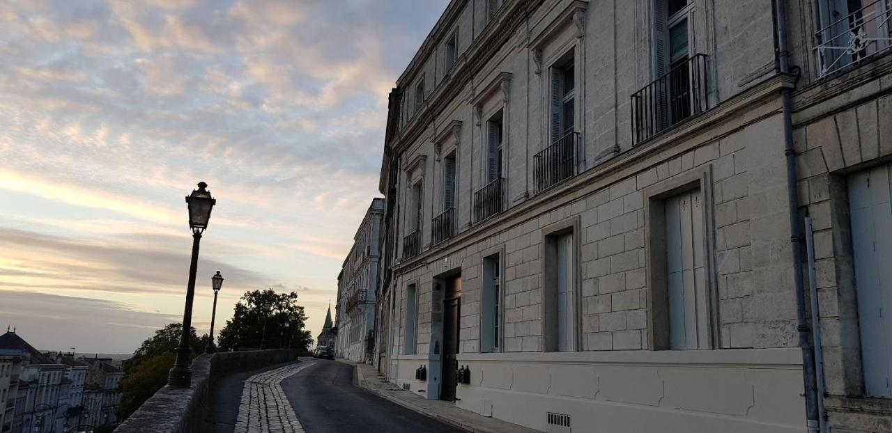 Le Rempart Du Midi Aparthotel Angouleme Bagian luar foto